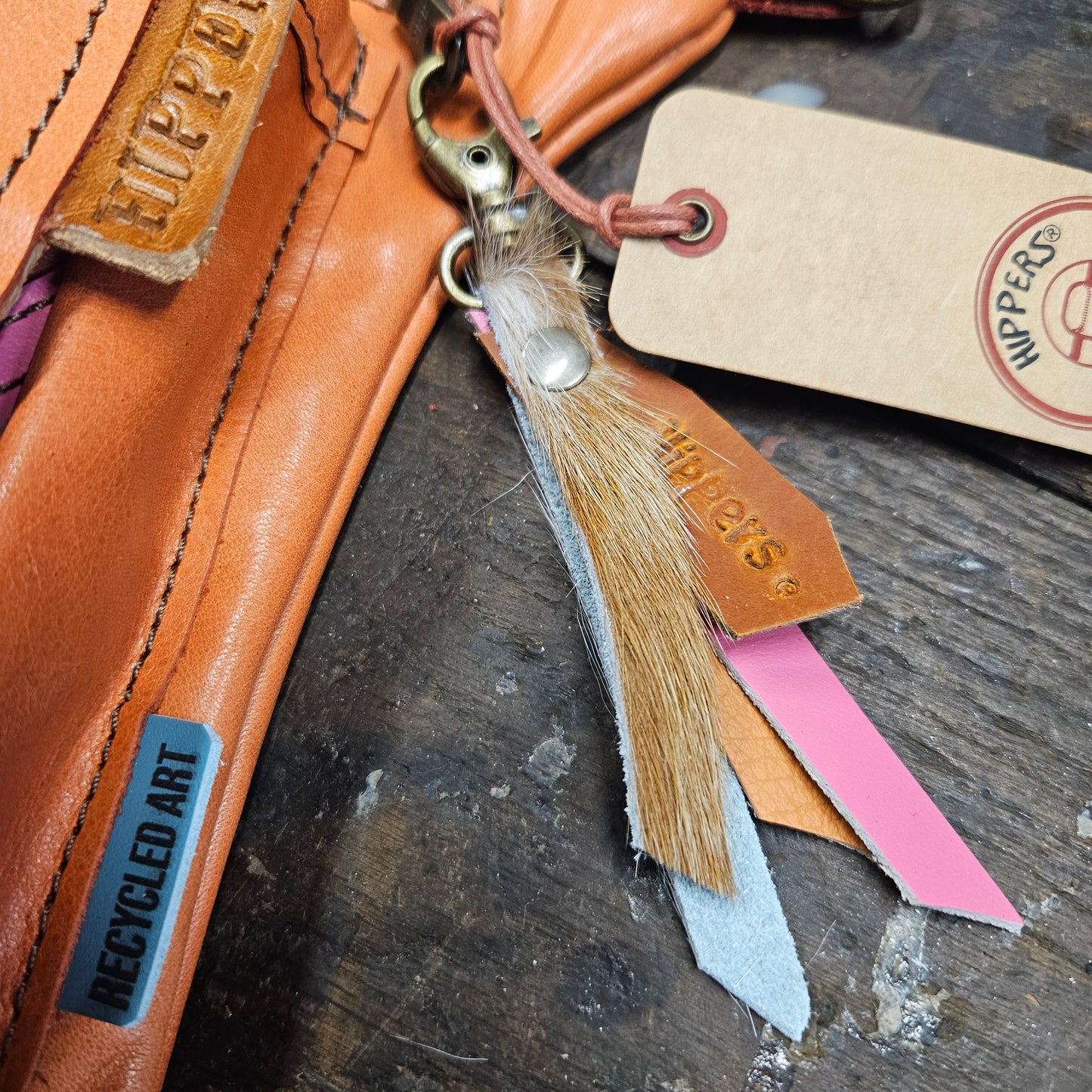 Luxe Hippers zalm/oranje sport + tassenhanger