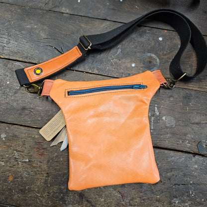 Luxe Hippers zalm/oranje sport + tassenhanger