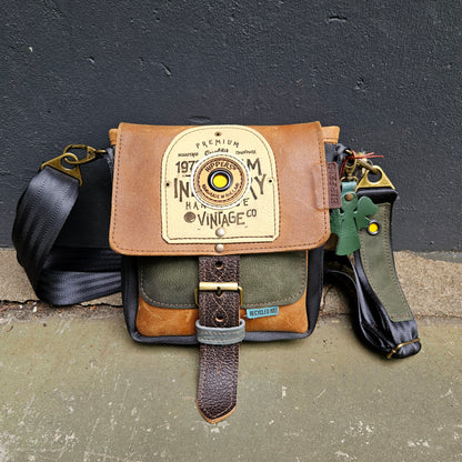 Gordeltas mini bruin groen