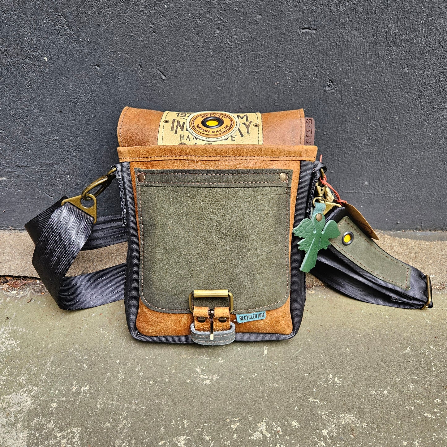 Gordeltas mini bruin groen