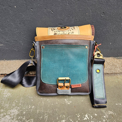 Gordeltas mini oker petrol bruin
