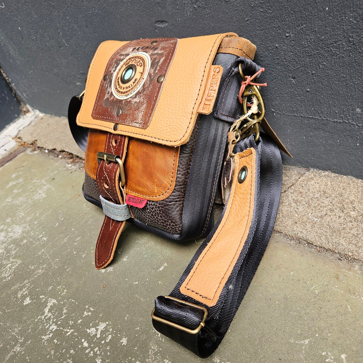 Gordeltas mini bruin