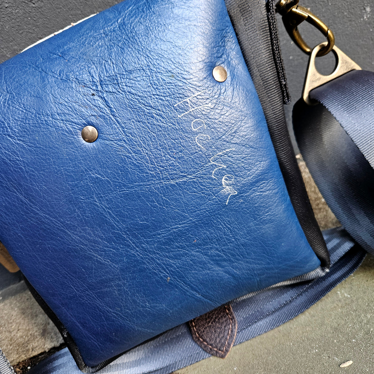 Gordeltas mini blauw aqua