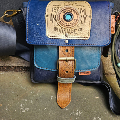Gordeltas mini blauw aqua