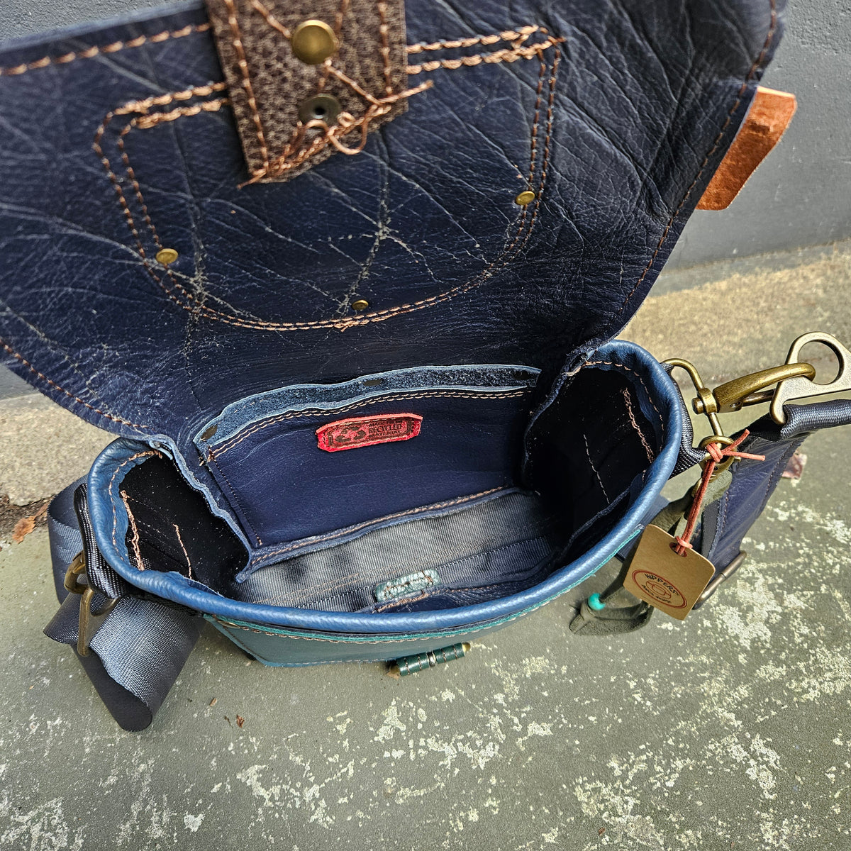 Gordeltas mini blauw aqua