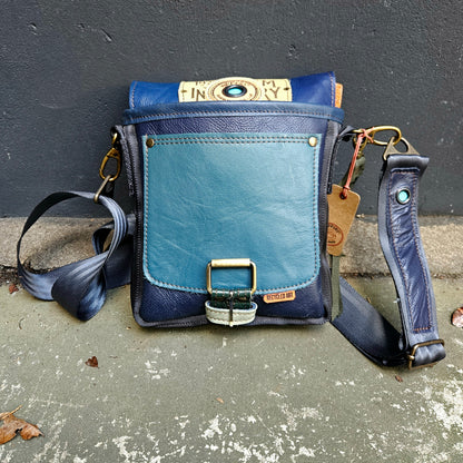 Gordeltas mini blauw aqua
