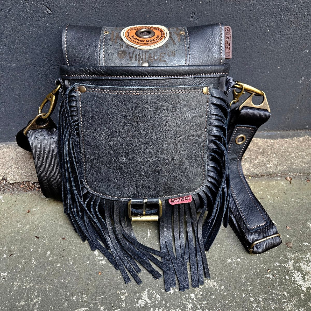 Gordeltas mini zwart franje
