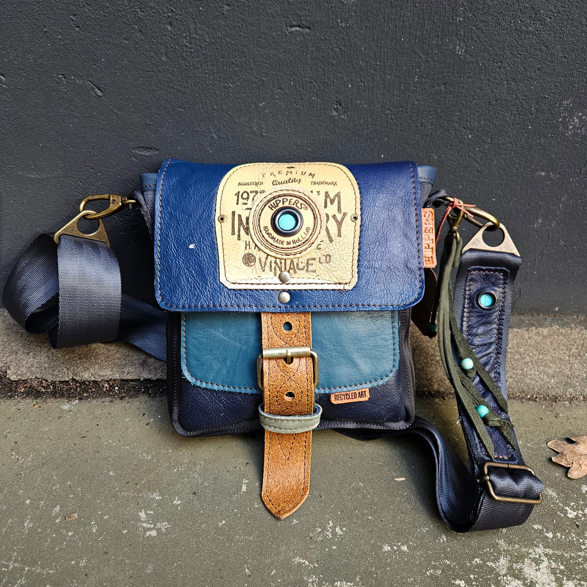 Gordeltas mini blauw aqua