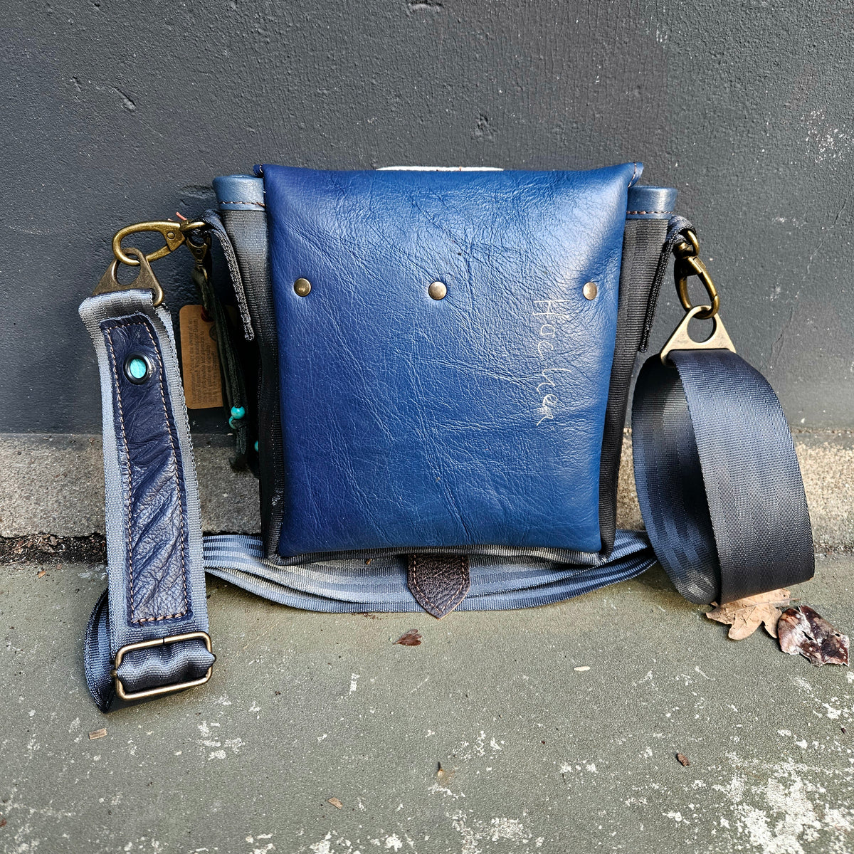 Gordeltas mini blauw aqua