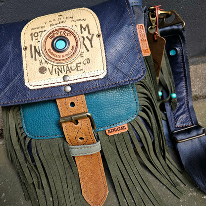Gordeltas mini blauw groen franje